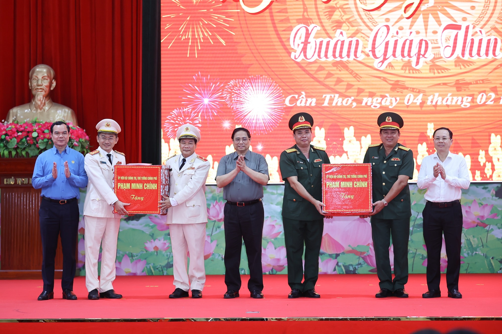 ca nuoc dang thuc hien phong trao bao dam an sinh xa hoi de khong ai bi bo lai phia sau hinh 5