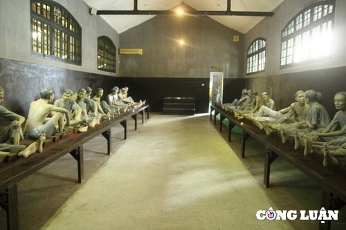 hoa lo bieu tuong lich su va nhung hoi uc chien tranh hinh 2