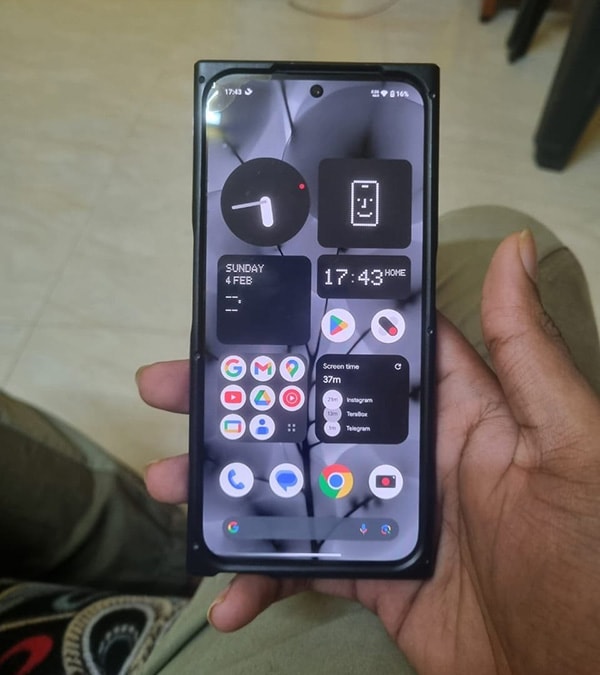 lo anh thuc te nothing phone 2a hinh 1