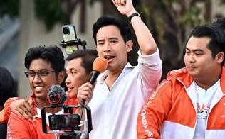 dang tien len cua thai lan dung truoc nguy co giai the hinh 1