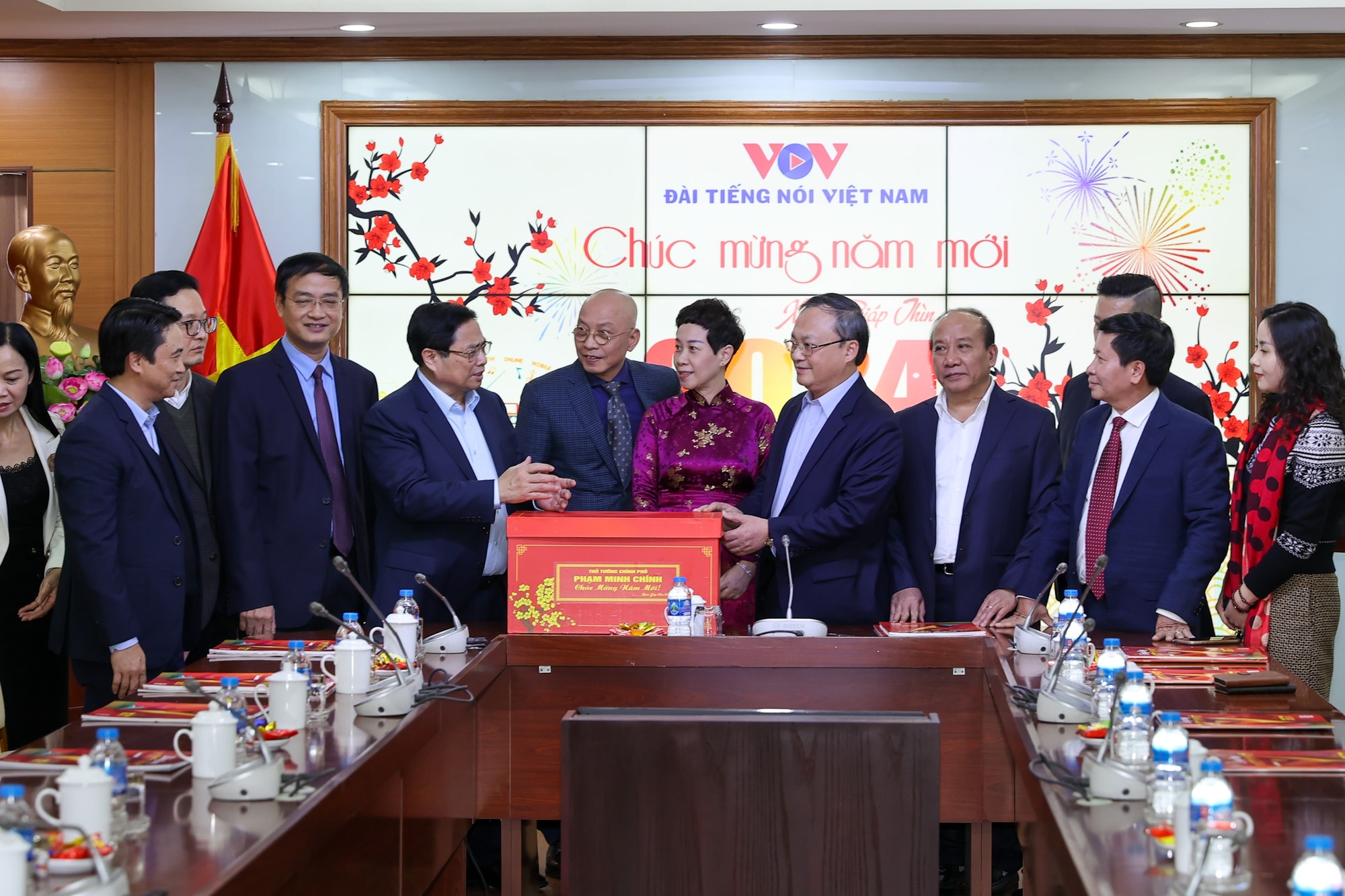 thu tuong pham minh chinh tham kiem tra cong tac truc thong tin va chuc tet tai cac co quan thong tan bao chi hinh 2