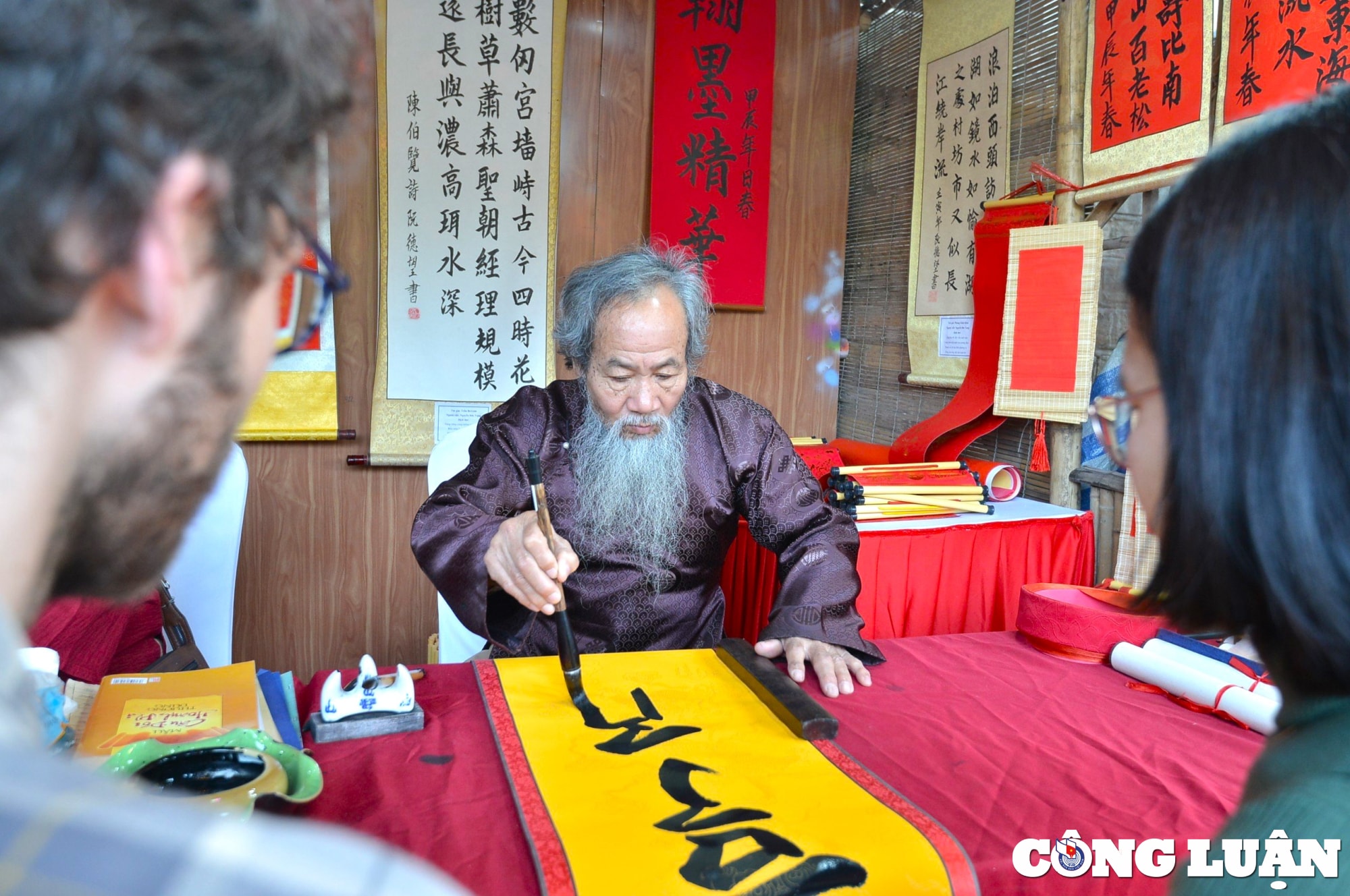 du khach ve van mieu quoc tu giam thuong lam 80 tac pham rong doc dao hinh 11