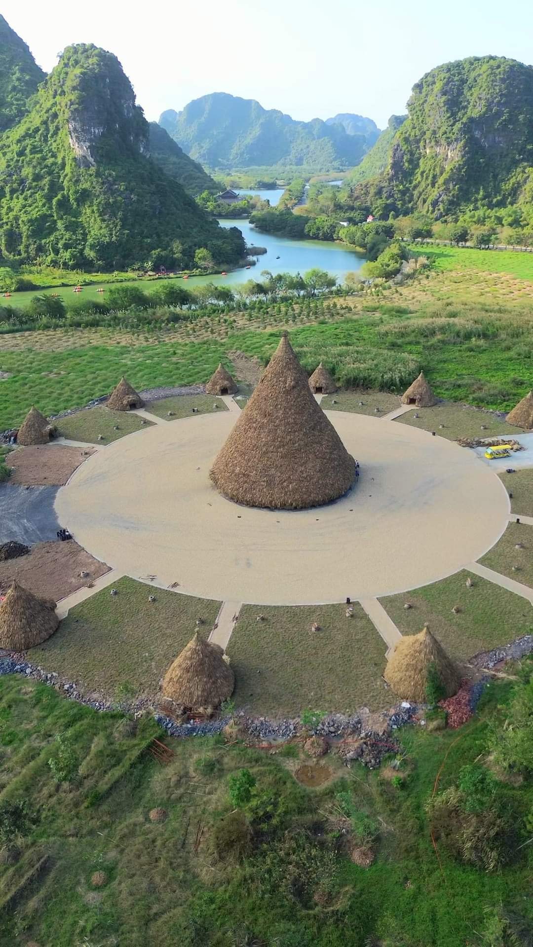 lac buoc trong hanh trinh ky bi giua thien nhien va van hoa co tai dao khe coc hinh 2