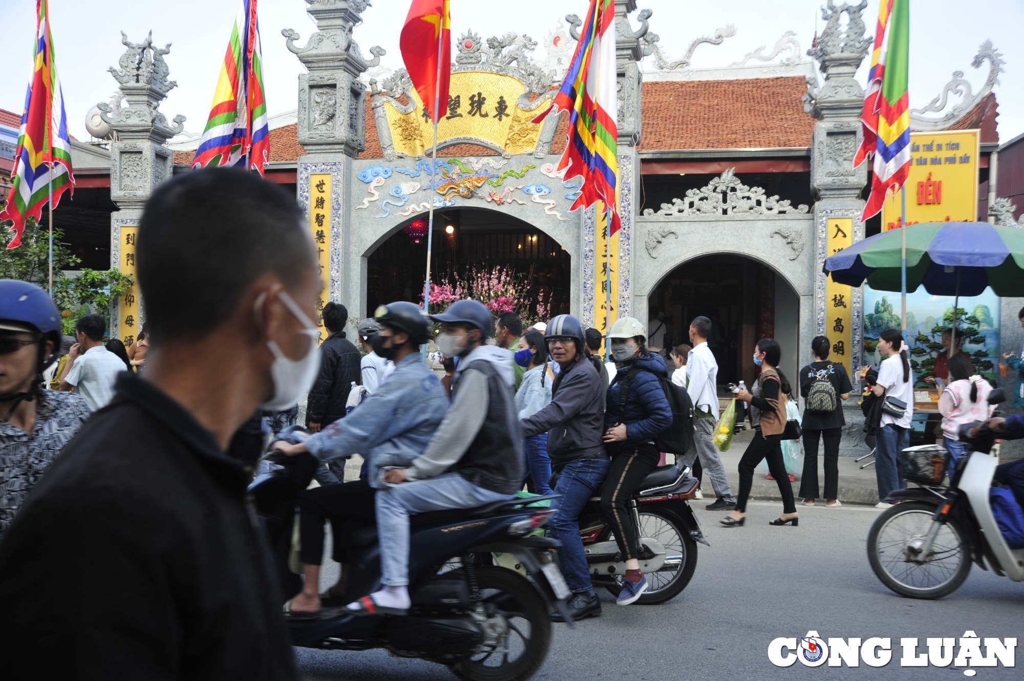 du khach nuom nuop keo ve cho vieng tham quan mua sam dau xuan hinh 14