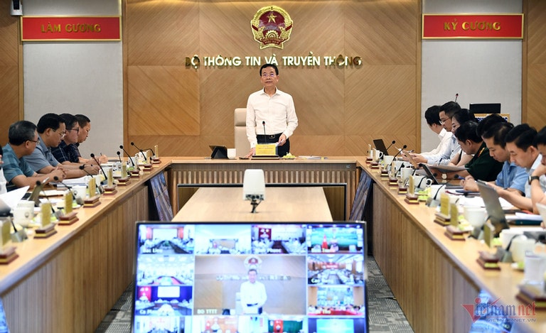 bo thong tin va truyen thong ban hanh quyet dinh phan cong moi cong viec giua bo truong va 5 thu truong hinh 1