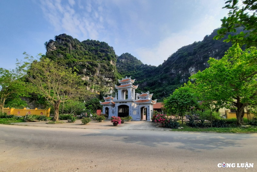 ghe tham ngoi chua cau duyen noi tieng o ninh binh hinh 1