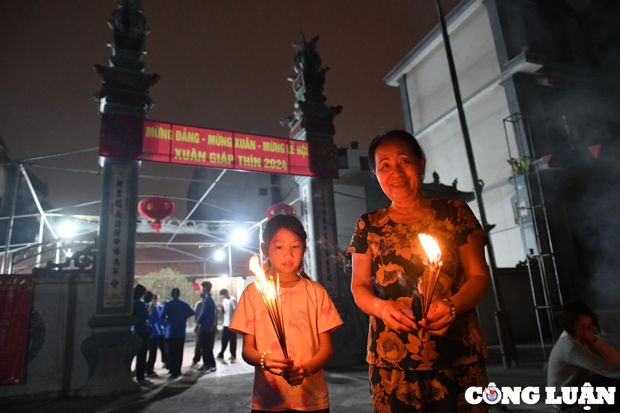 hang tram nguoi dan lang an dinh xin lua lay do dau nam moi 2024 hinh 13