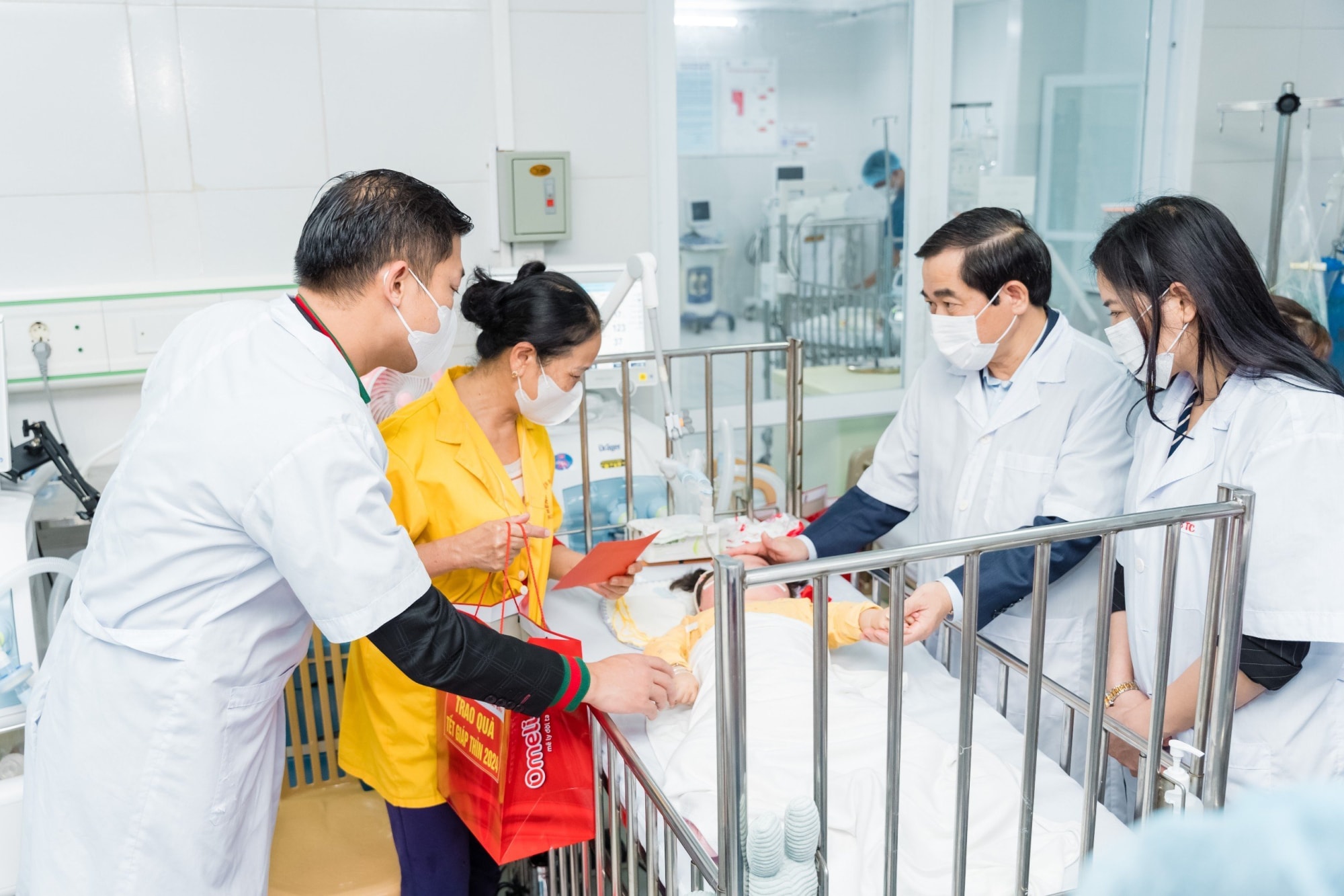 nganh y te thai binh benh vien phuc vu nhan dan thay thuoc vi nhan dan phuc vu hinh 1