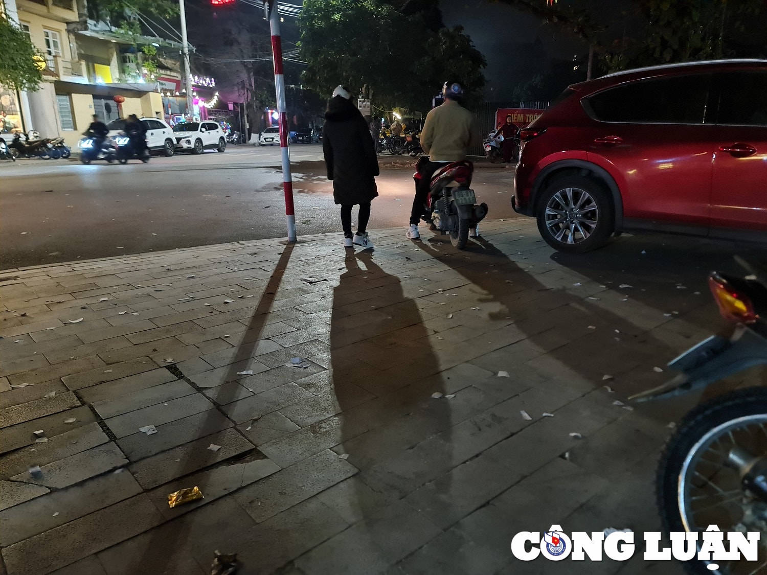 chinh quyen tao dieu kien to chuc trong giu xe thu phi trai quy dinh quanh den tran den mau hinh 4