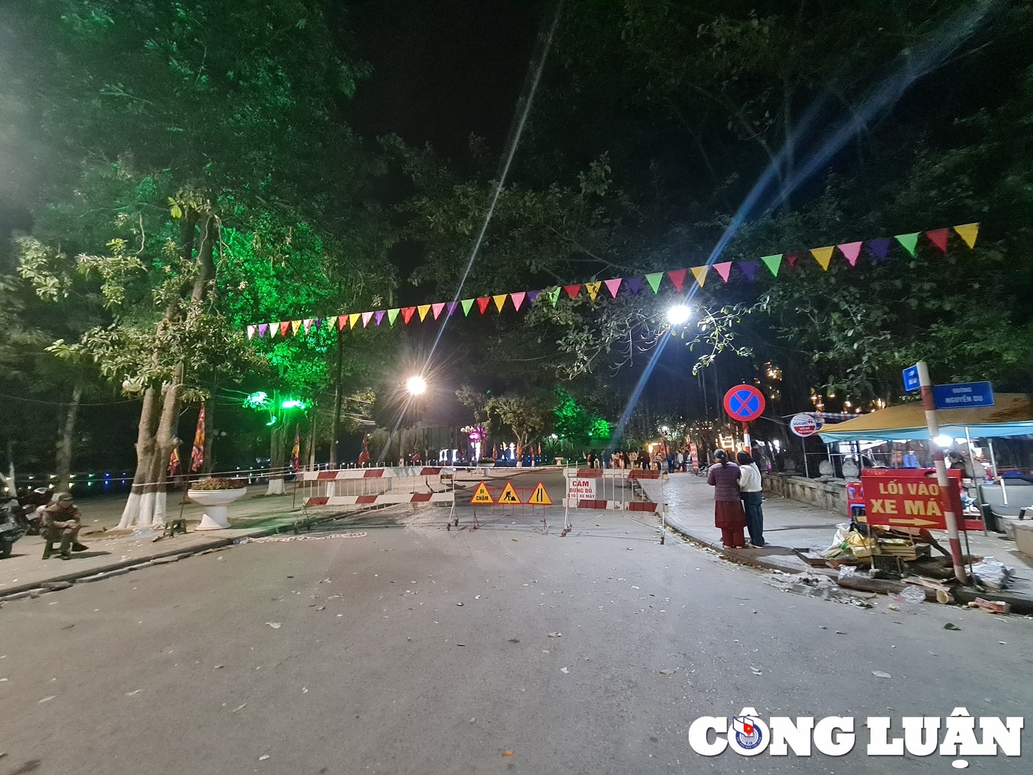 chinh quyen tao dieu kien to chuc trong giu xe thu phi trai quy dinh quanh den tran den mau hinh 5