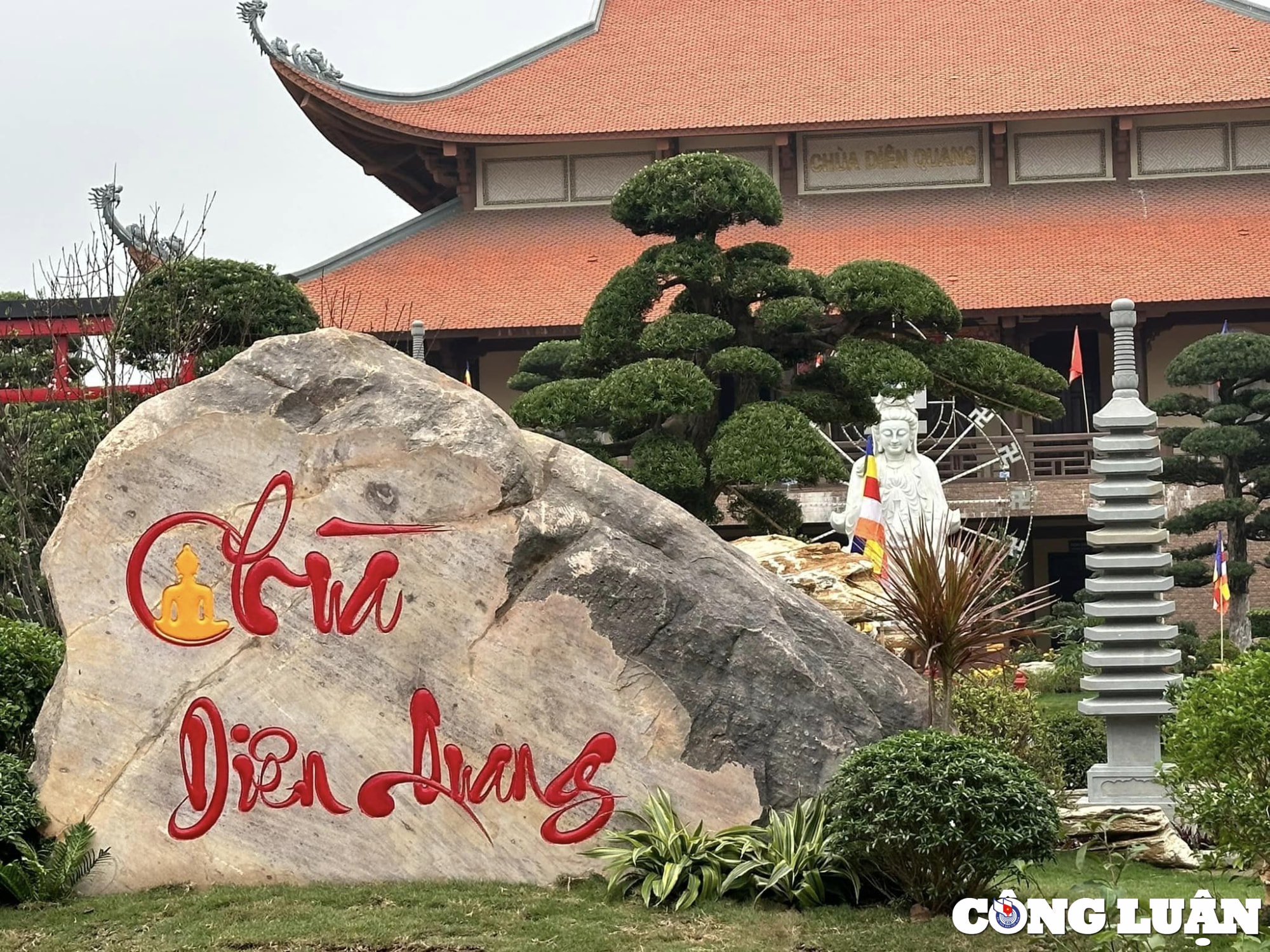 du xuan chua dien quang ngoi co tu noi tieng linh thieng o bac ninh hinh 1