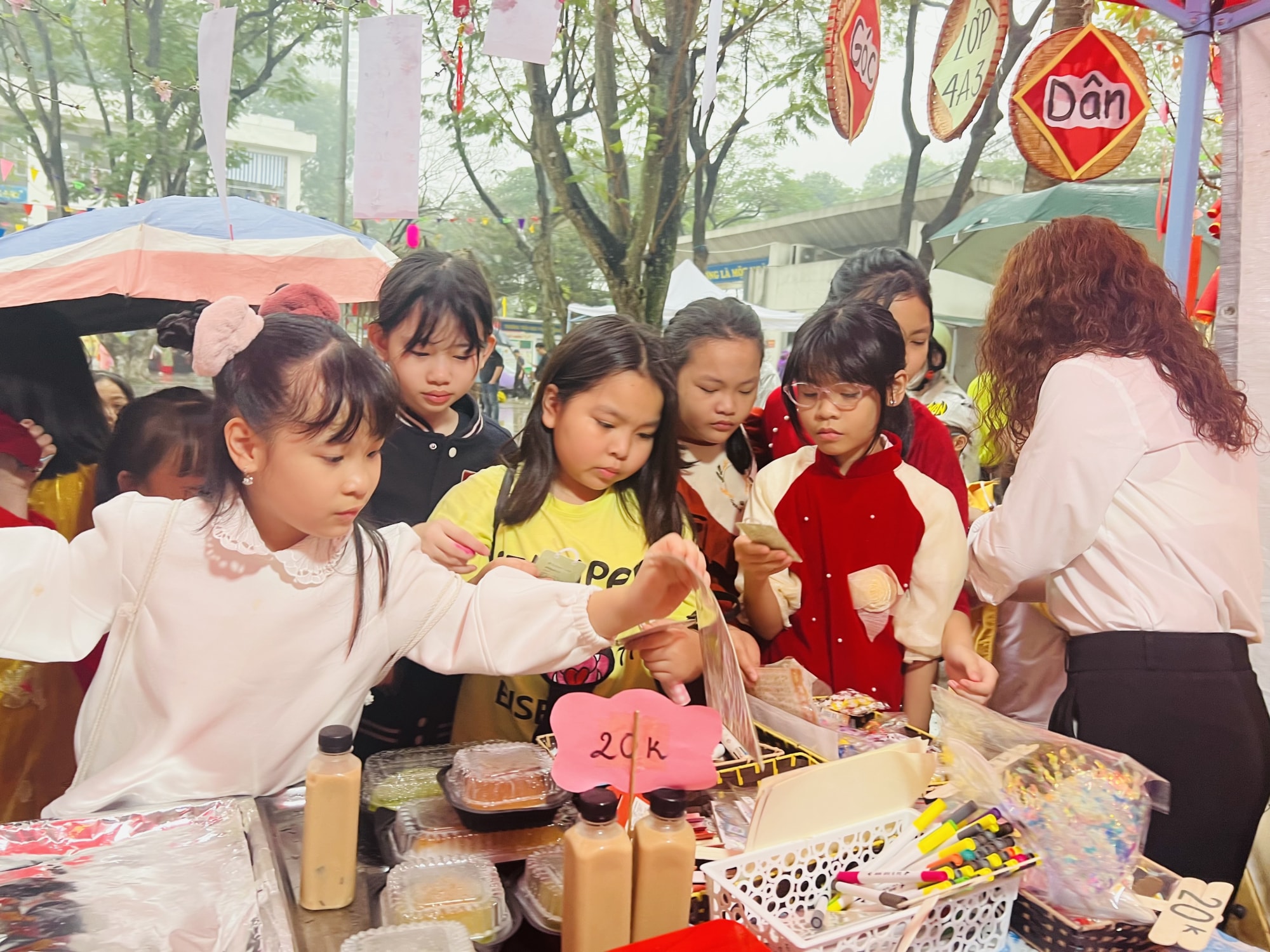 ha noi truong tieu hoc phu thuong tay ho to chuc hoi cho xuan nam 2024 hinh 3
