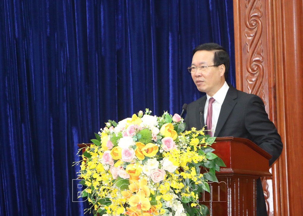 chu tich nuoc vo van thuong tham lam viec tai ha nam hinh 2