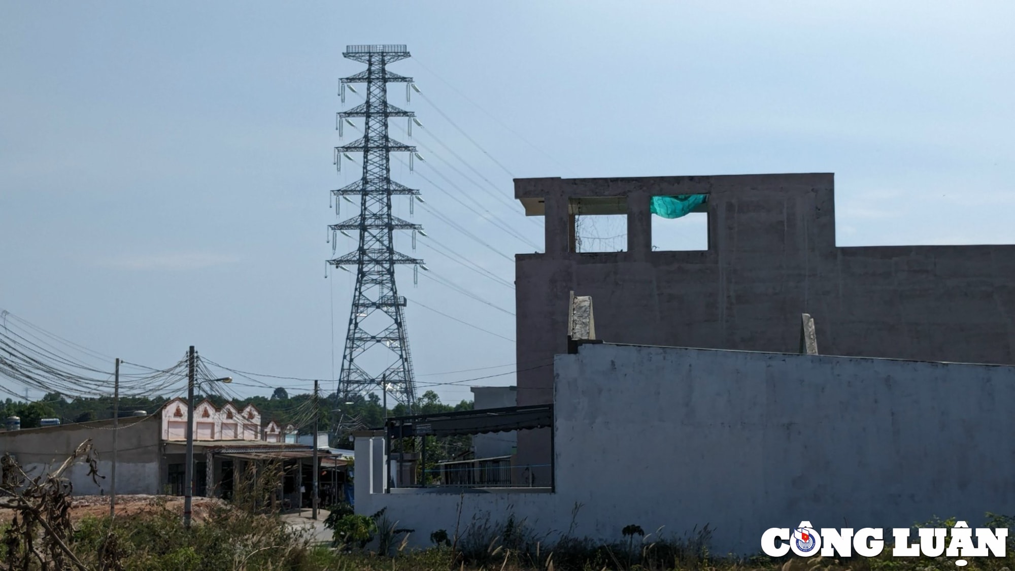 dong nai song duoi 2 tuyen dien 220kv hang chuc ho dan keu troi truoc nguy co khong co noi de o hinh 3
