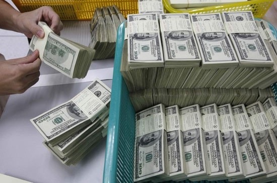 dong usd tu do giam sau loan gia tren thi truong ngan hang hinh 1