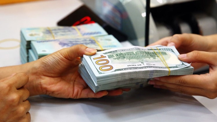 den luot usd tu do loan cao cao noi vot len dinh 25700 dong noi giam 70 dong hinh 1