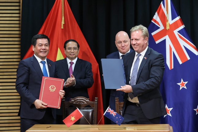 bo cong thuong va bo ngoai giao thuong mai new zealand ky thoa thuan hop tac kinh te thuong mai hinh 1