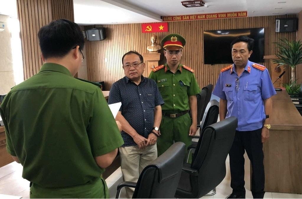 pho giam doc cong ty cp hoang hung nhan chi dao cap duoi mua chung chi gia lam ho su du thau hinh 1