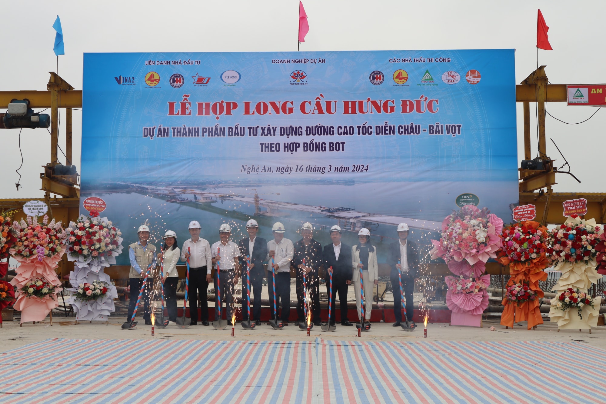 hop long cau vuot song dai nhat tuyen cao toc bac  nam hinh 1