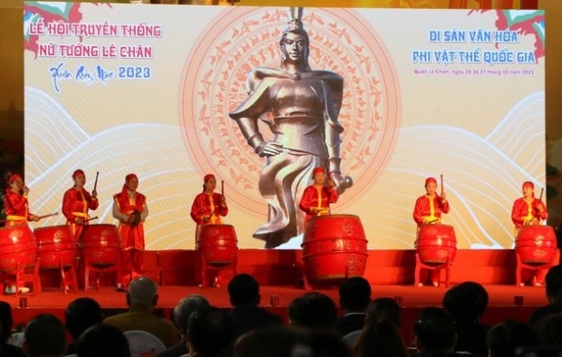 ruc ro dem khai mac le hoi truyen thong nu tuong le chan nam 2024 hinh 2