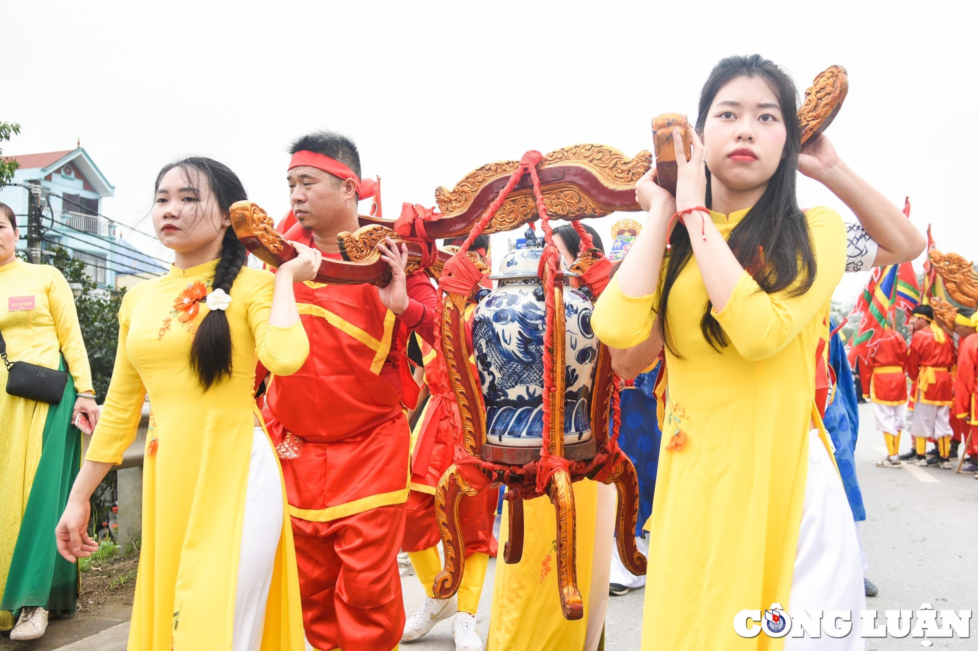 dac sac le hoi ruoc nuoc tren song hong hinh 8