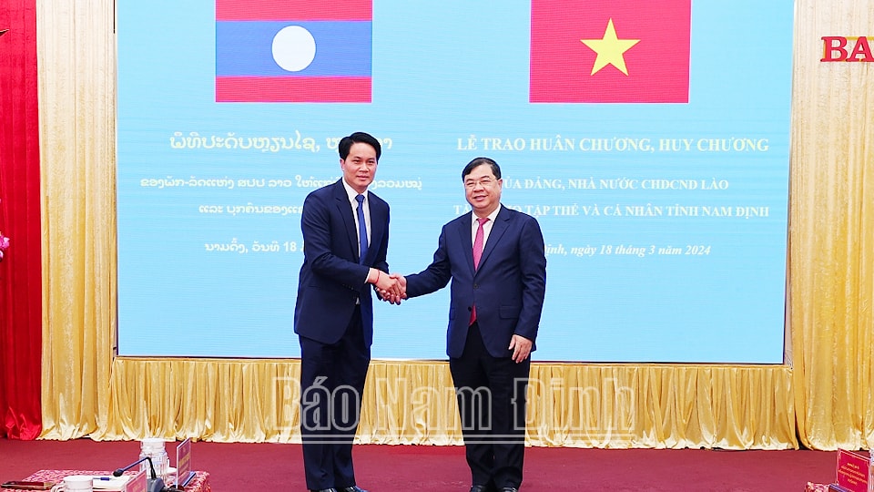 trao tang huan chuong huy chuong huu nghi cua nha nuoc lao cho tap the ca nhan tinh nam dinh hinh 1