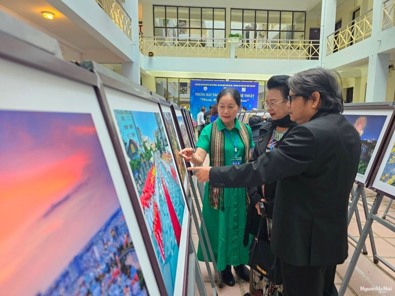 trien lam anh nghe thuat chung mot co do viet nam hinh 1