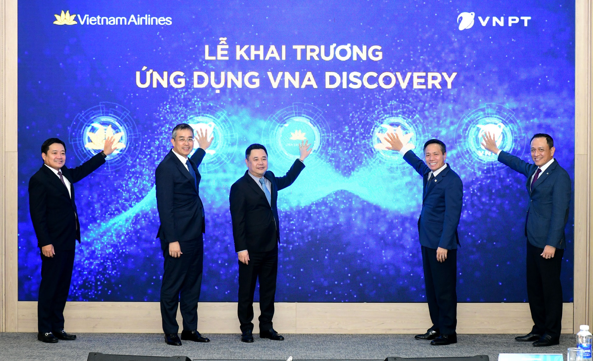 vnpt va vietnam airlines hop tac cung cap dich vu internet tren tau bay hinh 2