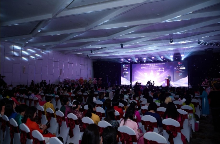 tp hcm lan dau ton vinh 8 nu doanh nhan xuat sac hinh 1