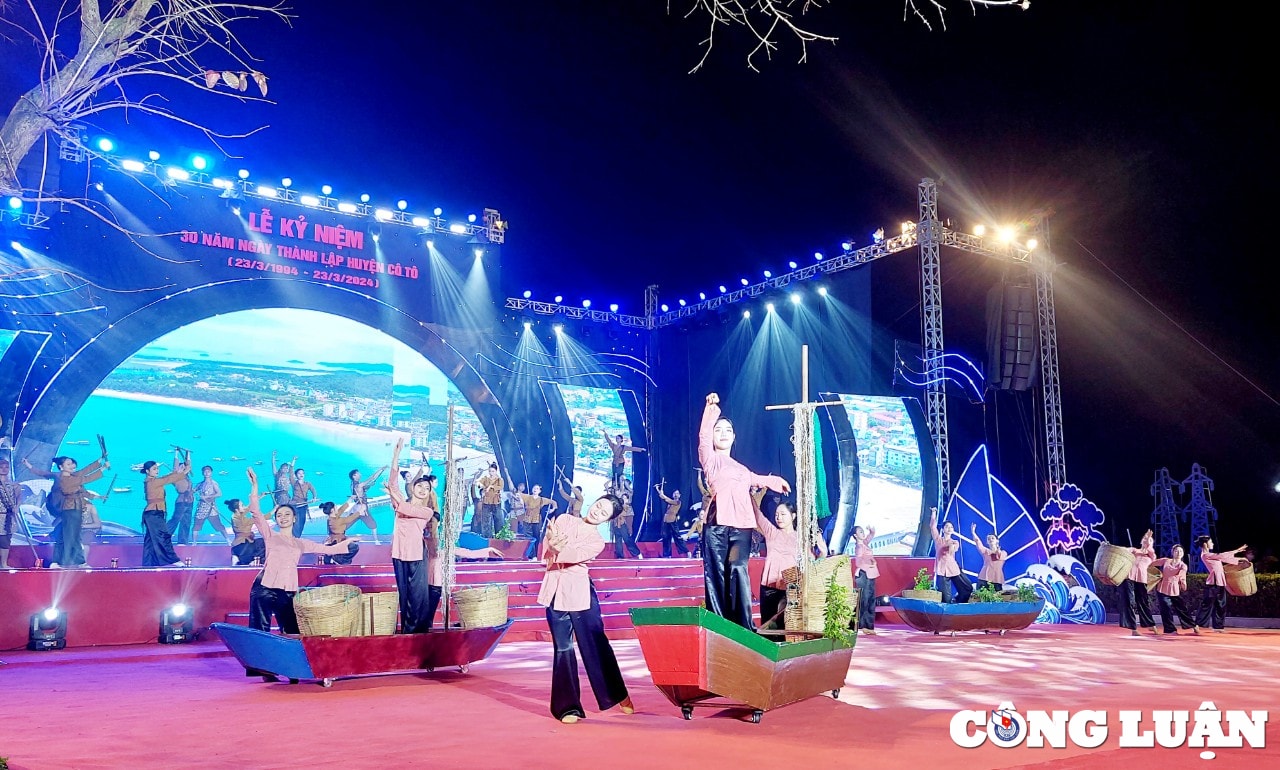 quang ninh ruc ro huyen dao co to trong le ky niem 30 nam ngay thanh lap huyen hinh 8