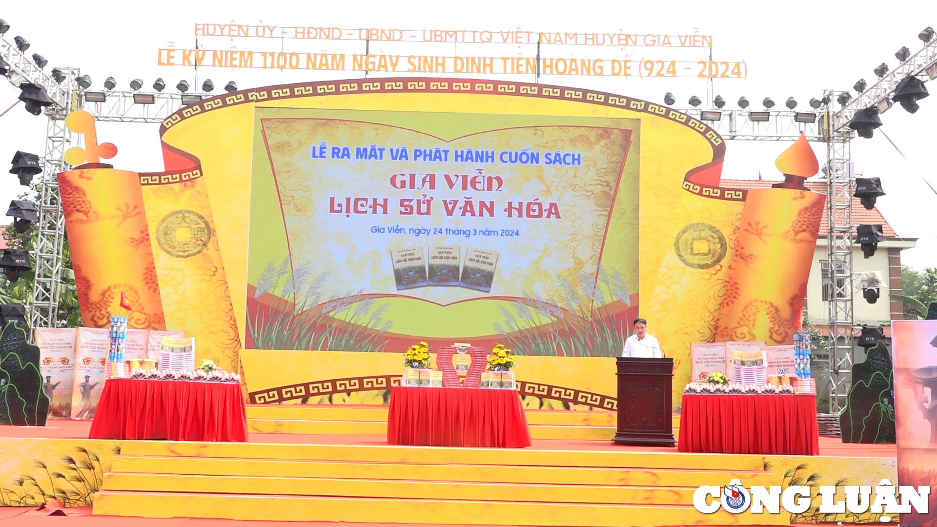 le ra mat va phat hanh cuon sach gia vien lich su van hoa hinh 3