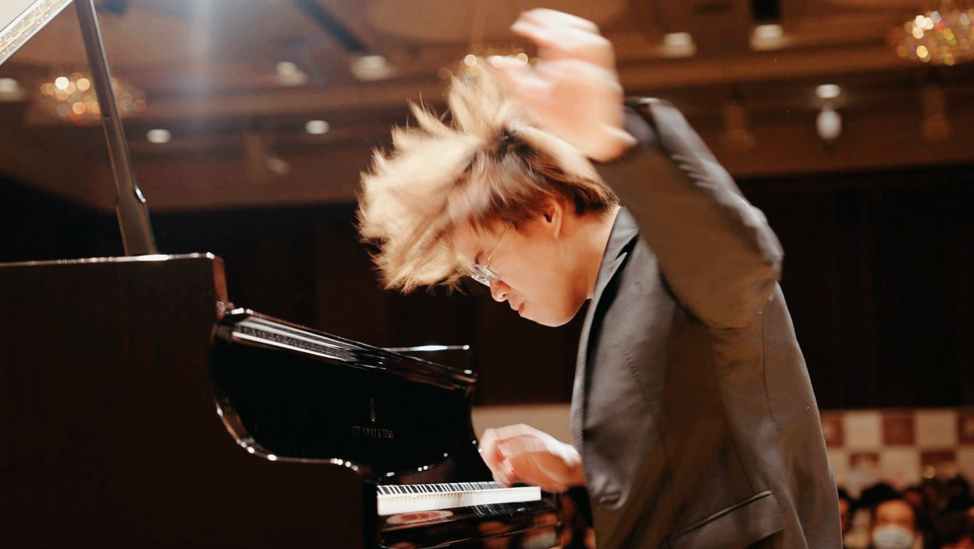 tai nang piano nguyen viet trung bieu dien cung dan nhac giao huong mat troi hinh 3