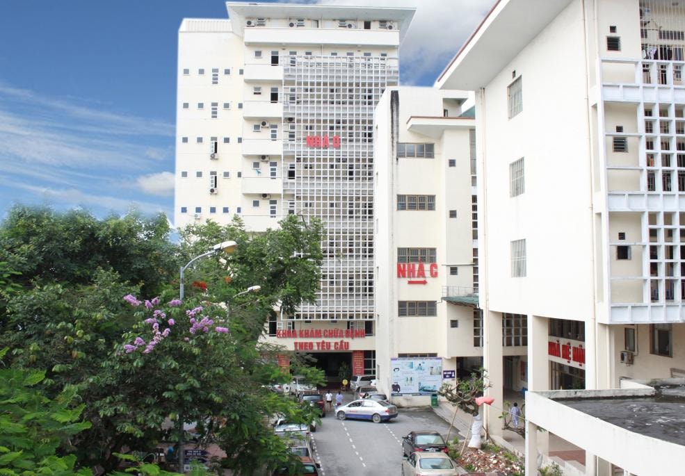 quang ninh trien khai chinh sach thu hut bac si ve lam viec tai cac co so y te cong lap hinh 2