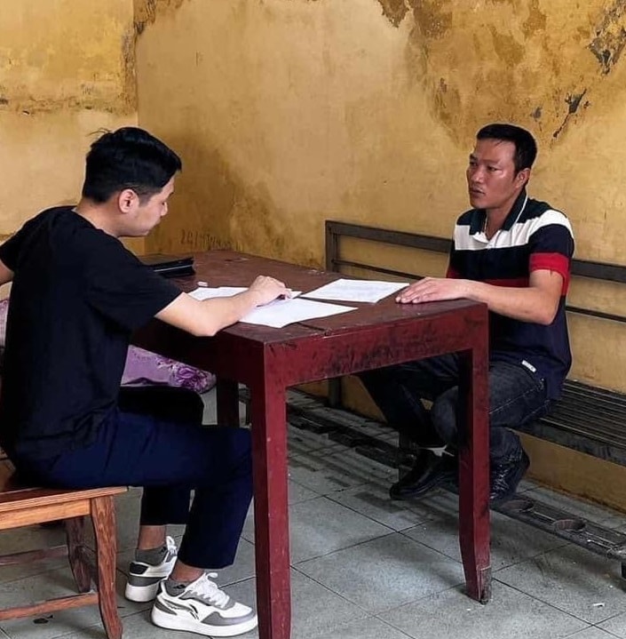 hai duong trieu tap doi tuong sam so danh nu nhan vien quan ca phe hinh 1