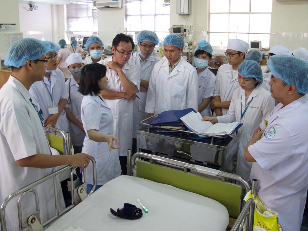 khoi nganh suc khoe dua nhau tuyen sinh bang diem hoc ba uu tien chat luong hay so luong hinh 1
