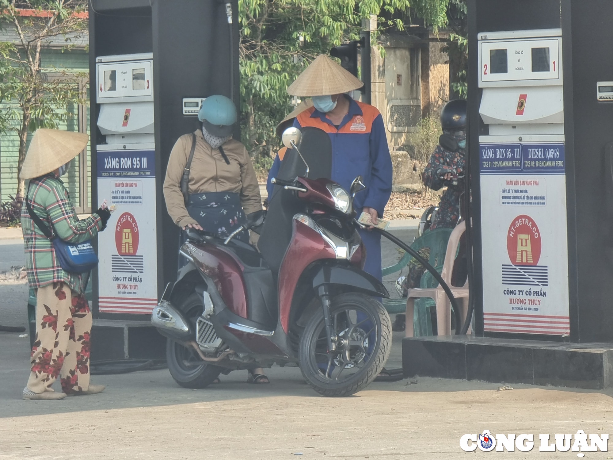 thua thien hue yeu cau cac cua hang xang dau phai xuat hoa don dien tu sau moi lan ban hinh 1