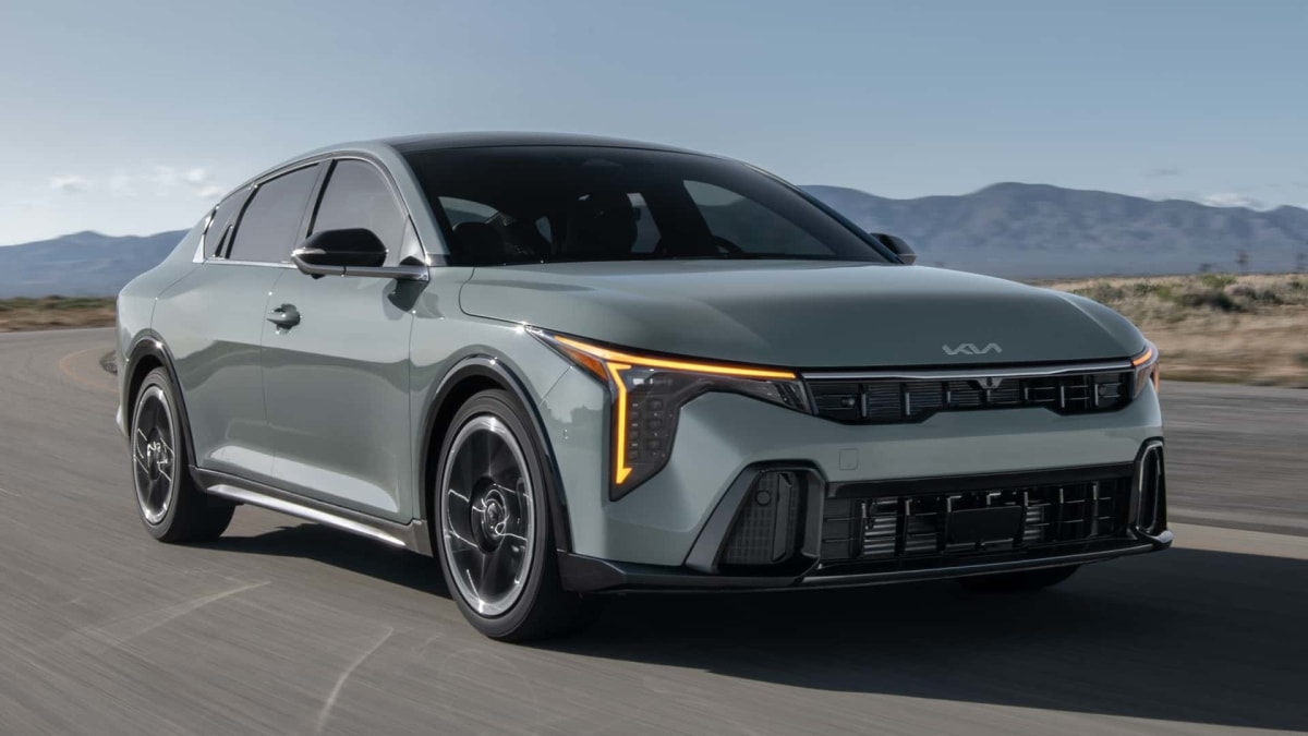 kia k4 gioi thieu tai trien lam o to new york 2024 hinh 1