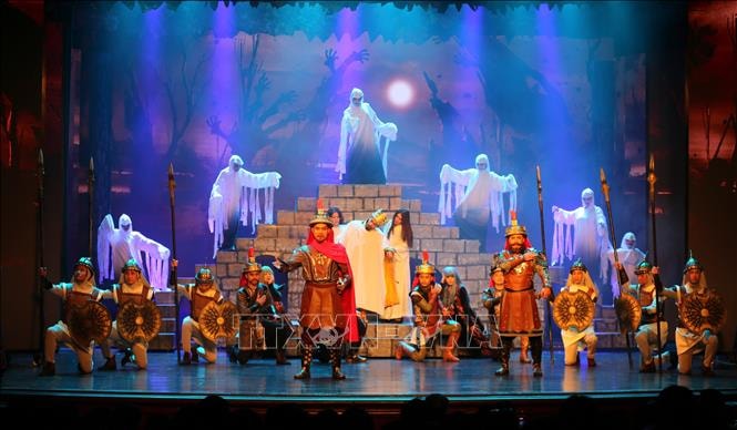 hai phong cong dien vo kich macbeth cua william shakespeare hinh 1