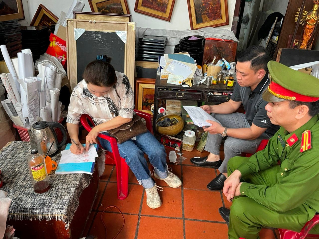 vu cay sao den nghi bi buc tu yeu cau chu ho tren cac tuyen pho lon ky cam ket bao ve cay xanh hinh 1