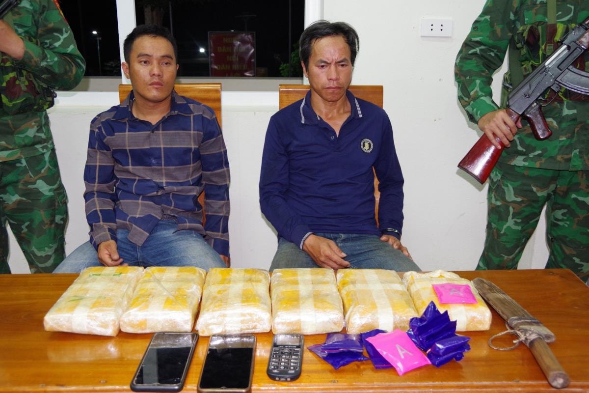 bat hai doi tuong nguoi lao van chuyen 36000 vien ma tuy tong hop vao viet nam tieu thu hinh 1