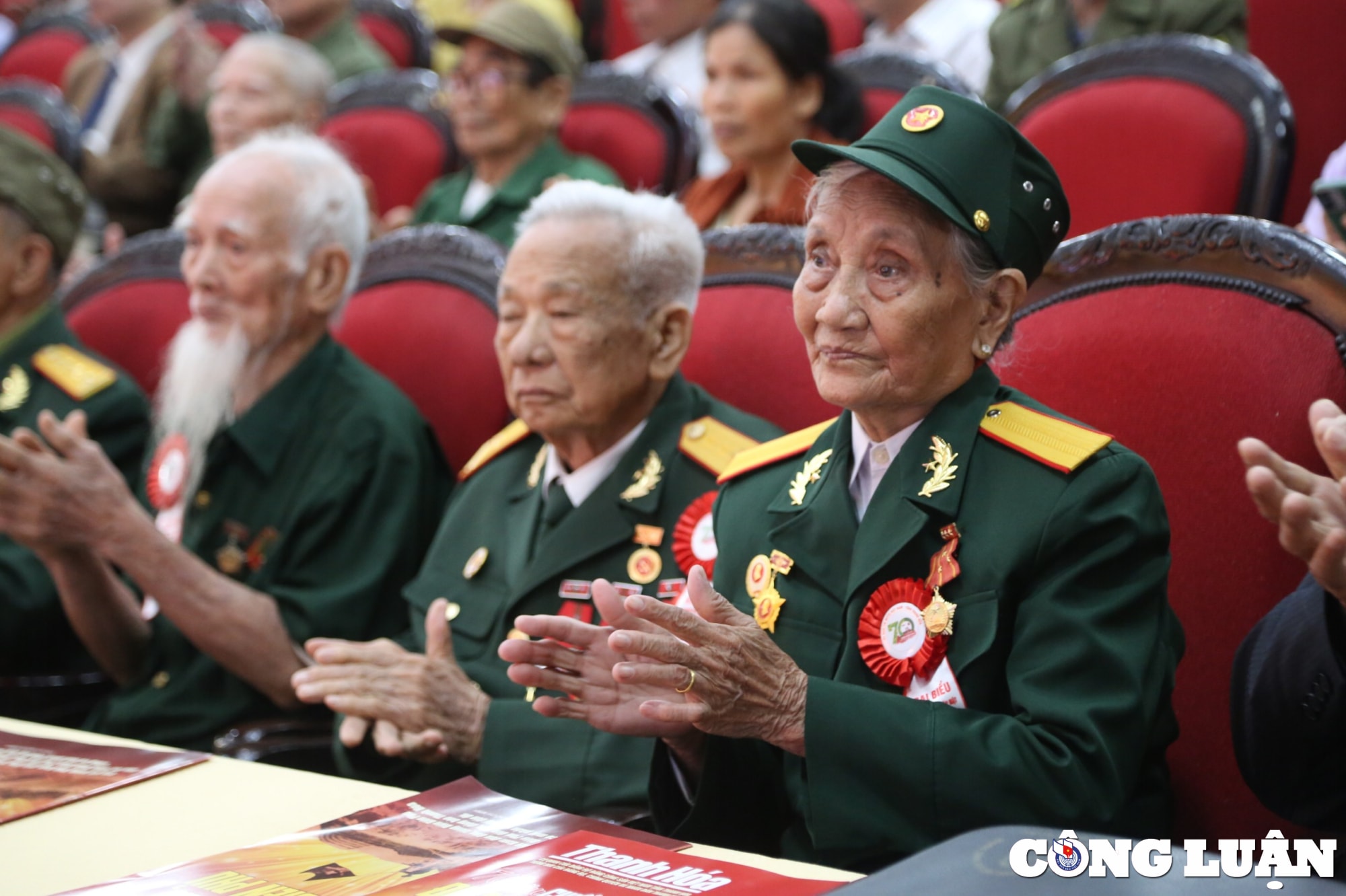chuyen ve nhung nu dan cong hoa tuyen trong chien dich dien bien phu hinh 3