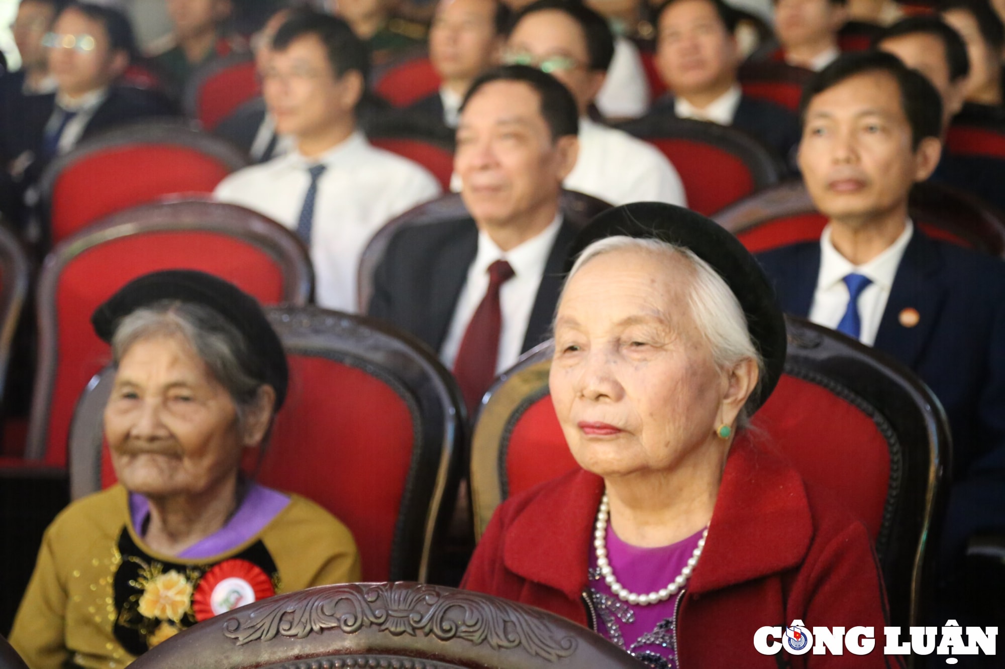 chuyen ve nhung nu dan cong hoa tuyen trong chien dich dien bien phu hinh 1