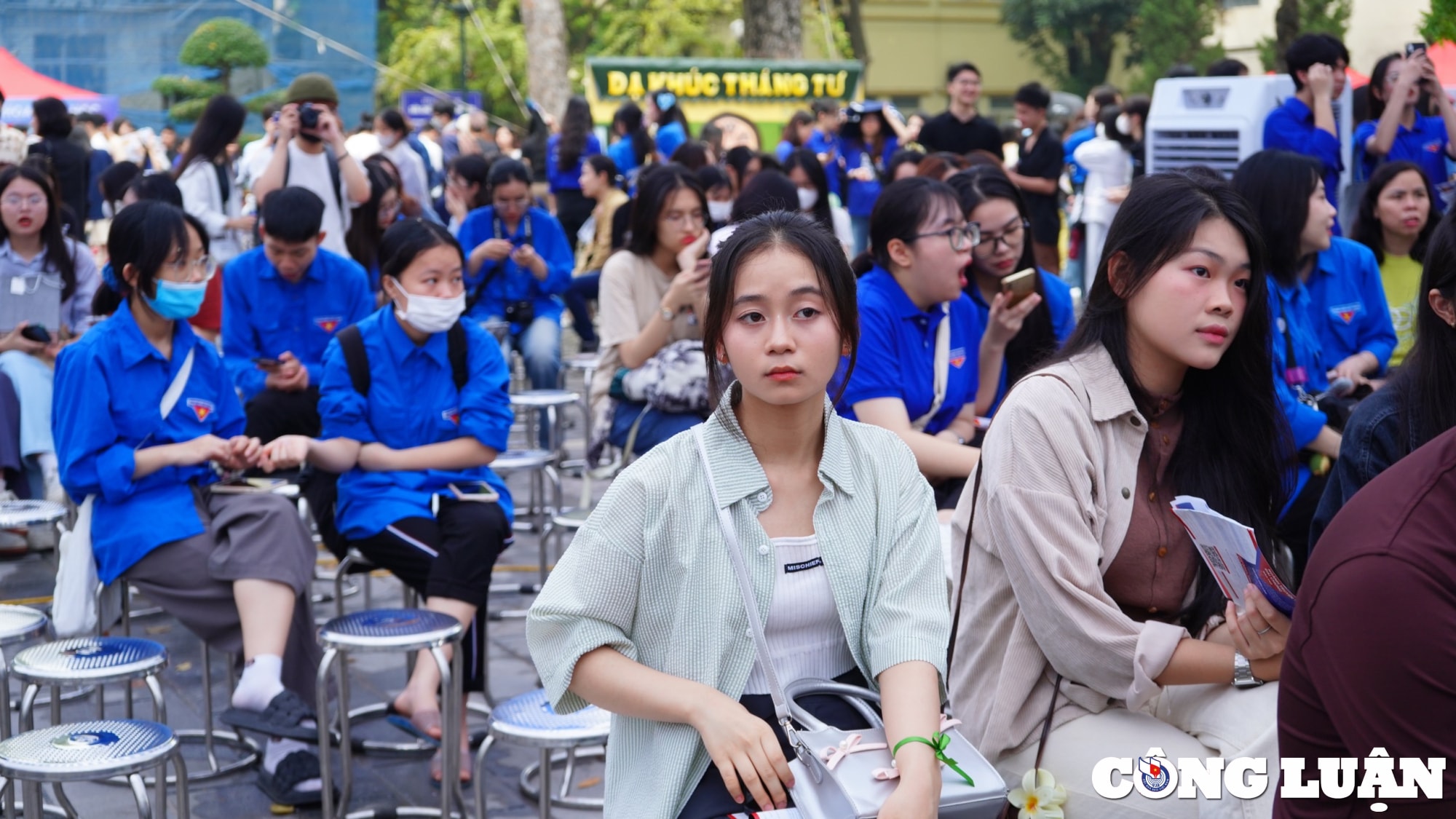 ngay hoi tu van tuyen sinh huong nghiep va viec lam cho sinh vien bao chi tuyen truyen hinh 2