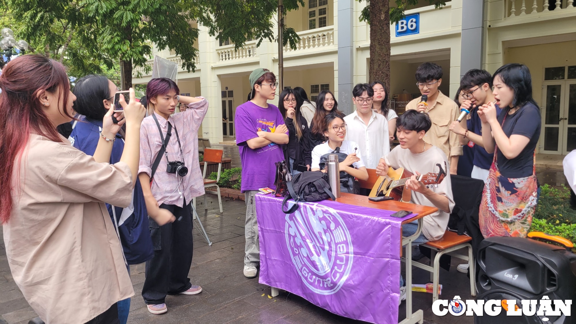 ngay hoi tu van tuyen sinh huong nghiep va viec lam cho sinh vien bao chi tuyen truyen hinh 14