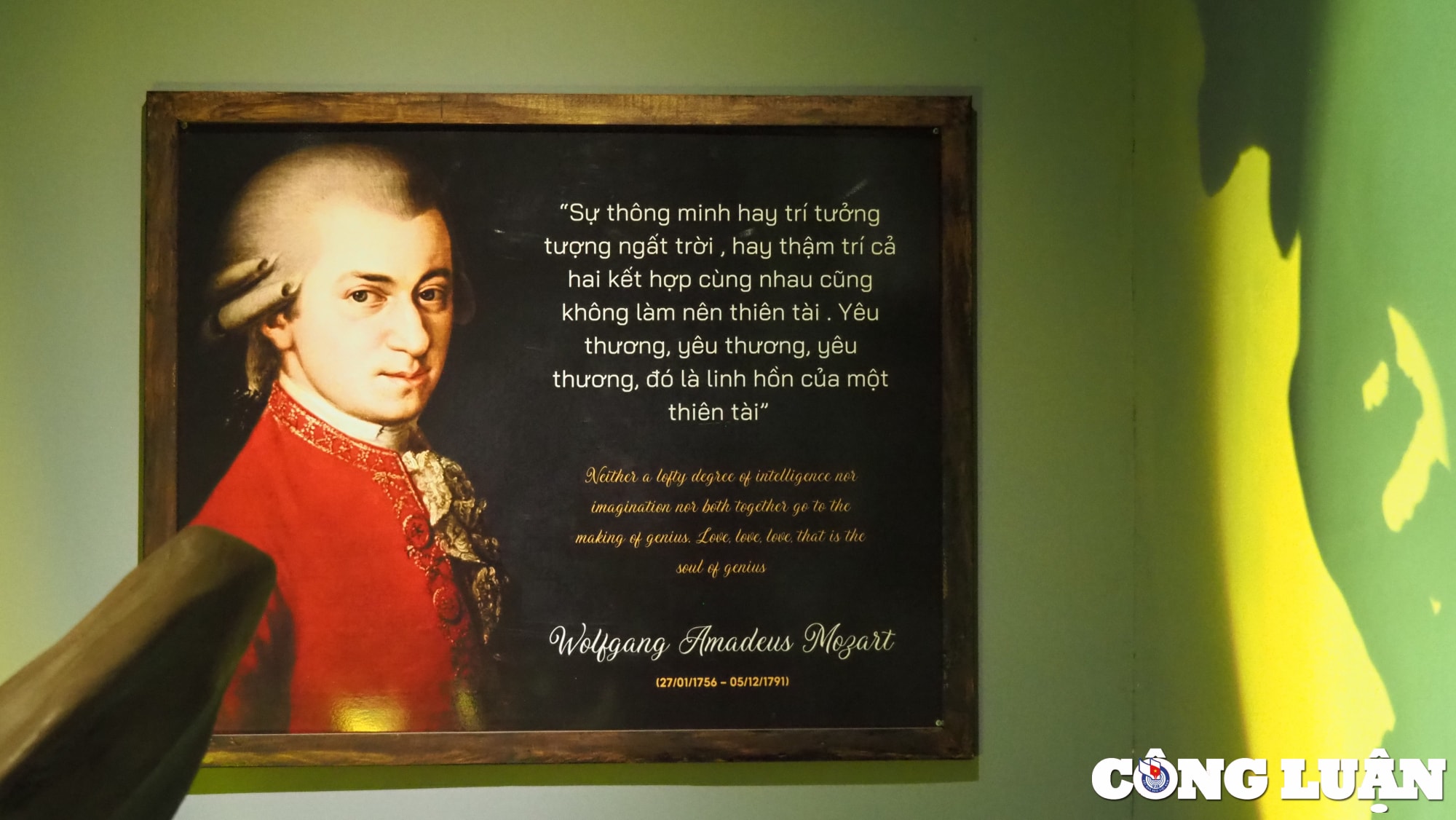 chan dung cac vi nhan qua nghe thuat anh sang dac sac cua bui van tu hinh 11