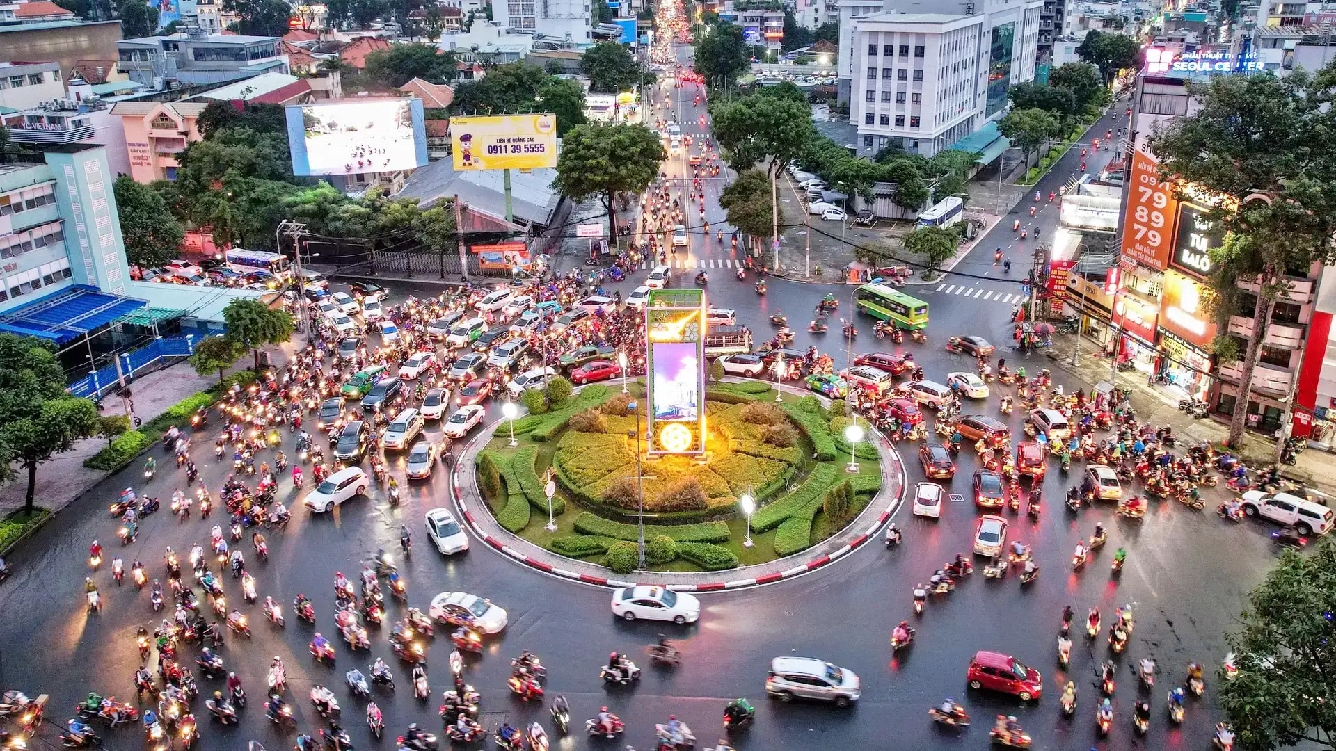 de xuat cai tao 7 vong xoay tai tp hcm de tuyen truyen an toan giao thong hinh 1