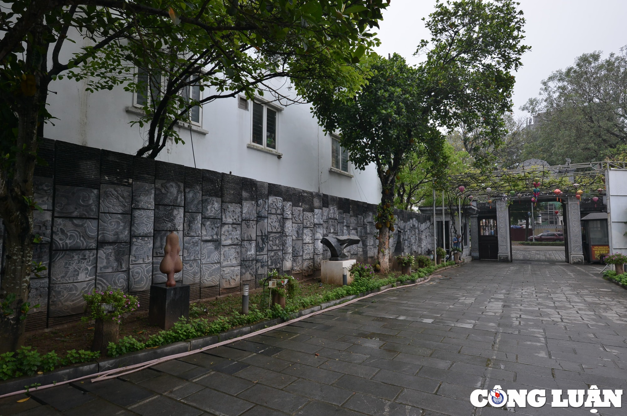 doc dao voi kien truc lau dai da khong lo o ninh binh hinh 8