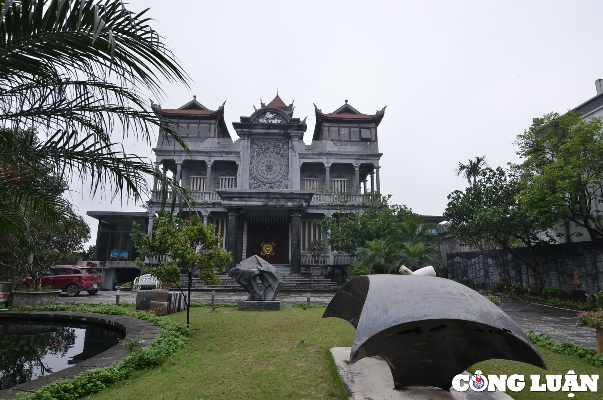 doc dao voi kien truc lau dai da khong lo o ninh binh hinh 3