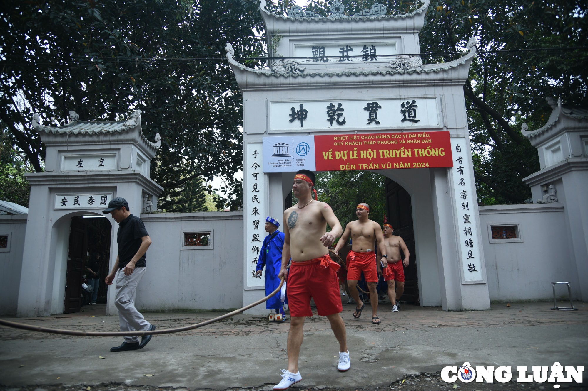 hang nghin nguoi dan co vu trai trang keo co ngoi tai ha noi hinh 4