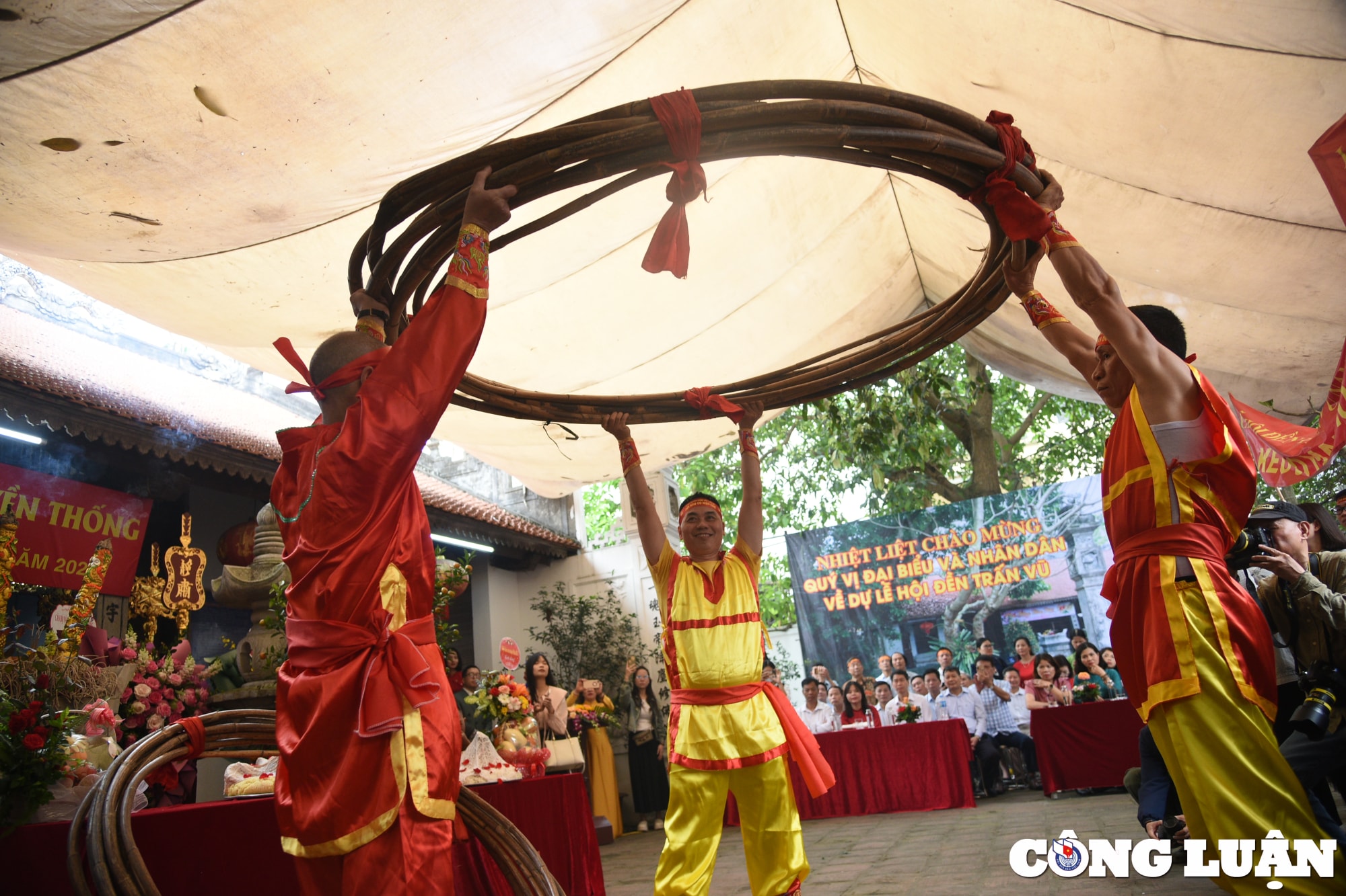 hang nghin nguoi dan co vu trai trang keo co ngoi tai ha noi hinh 3